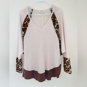 Umgee Cream Waffle Knit Sweater Leopard Print Brown Size Medium long sleeve